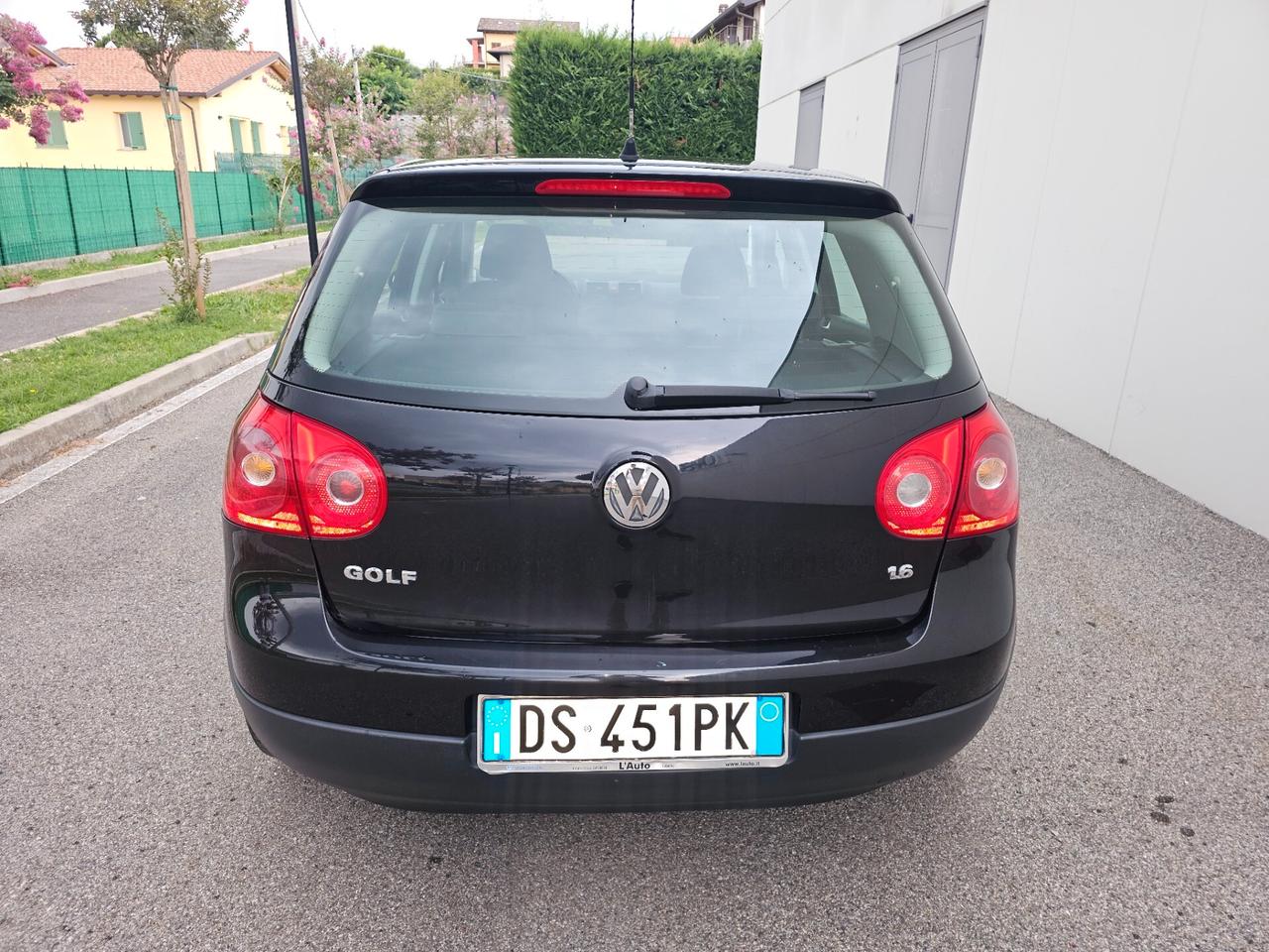 Volkswagen Golf 1.6 gpl
