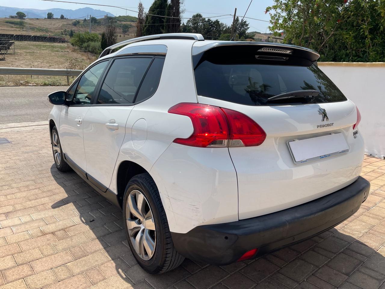 Peugeot 2008 1.6 e-HDi 115 CV Stop&Start Allure