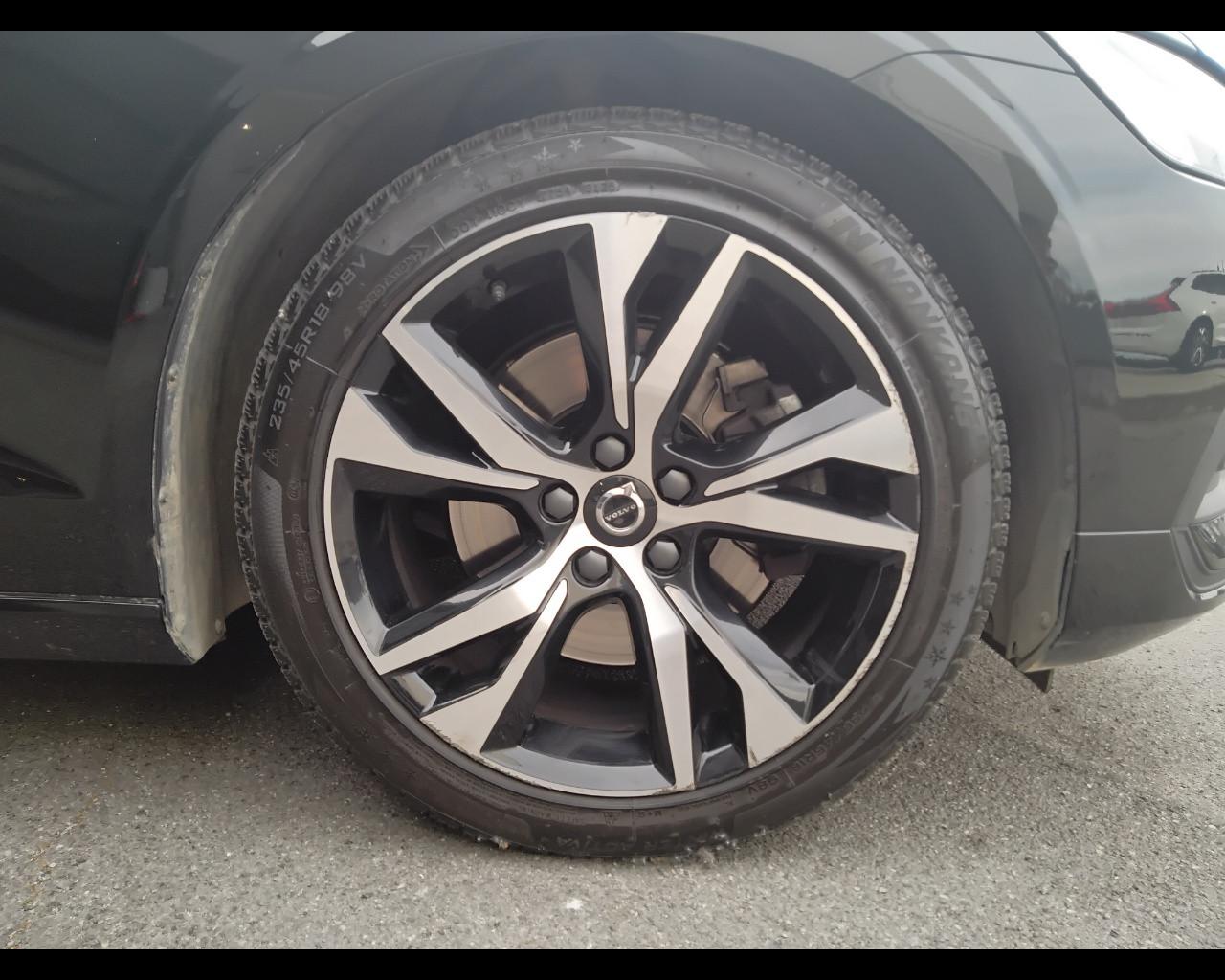 VOLVO V60 II 2023 - V60 2.0 b3 Core auto