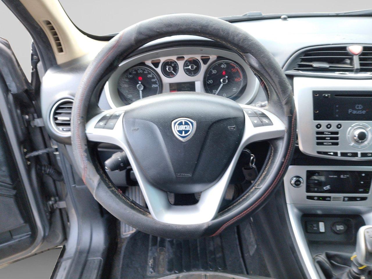 Lancia Delta 1.6 mjt Silver 105cv