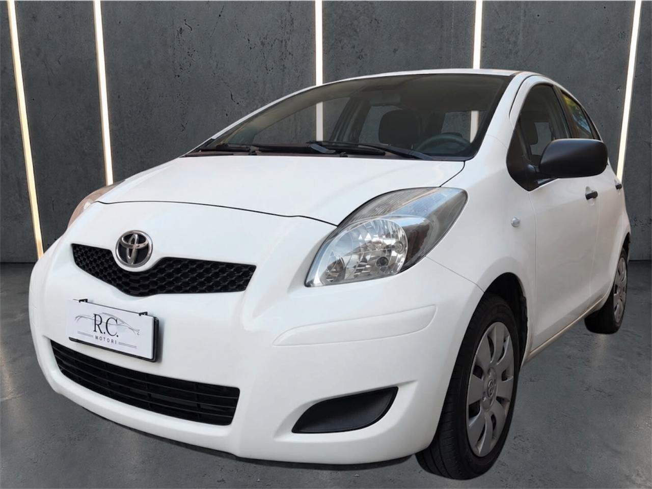 Toyota Yaris 1.0 5 porte Luxury pack
