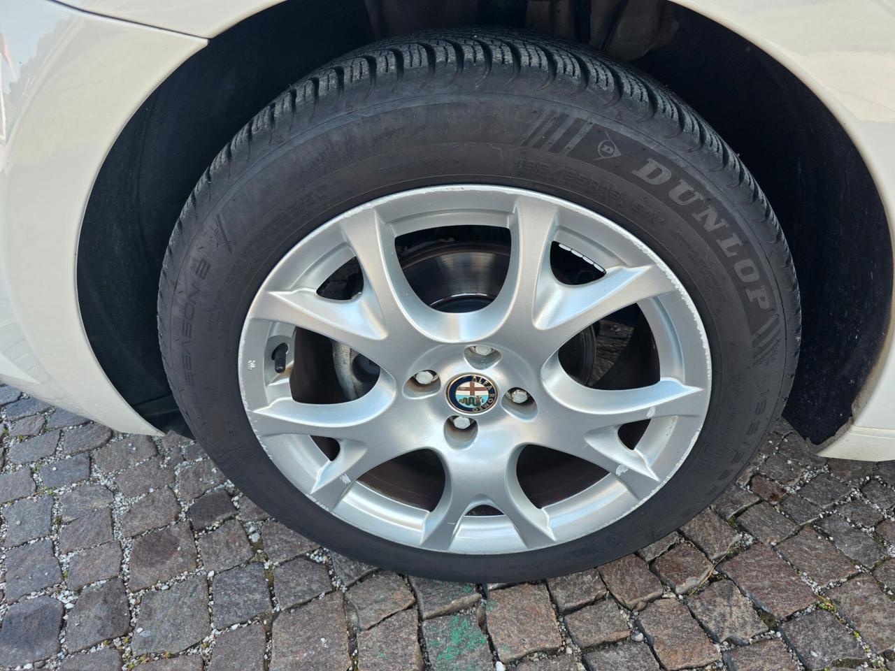 Alfa Romeo MiTo 1.4 105 CV M.air S&S Distinctive Sport Pack