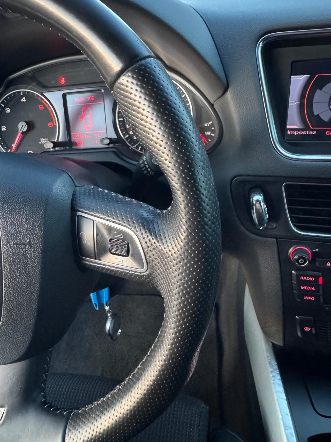 Audi Q5 2.0 TDI S-LINE