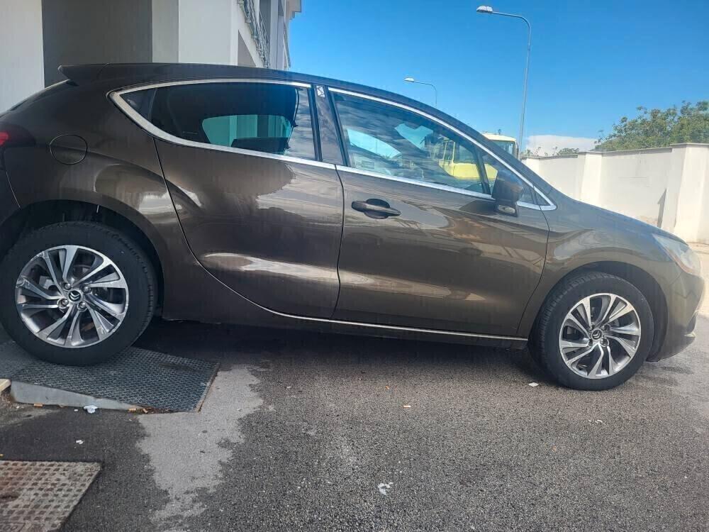Ds DS4 4 1.6 e-HDi 110 airdream 05/2012 km 238000