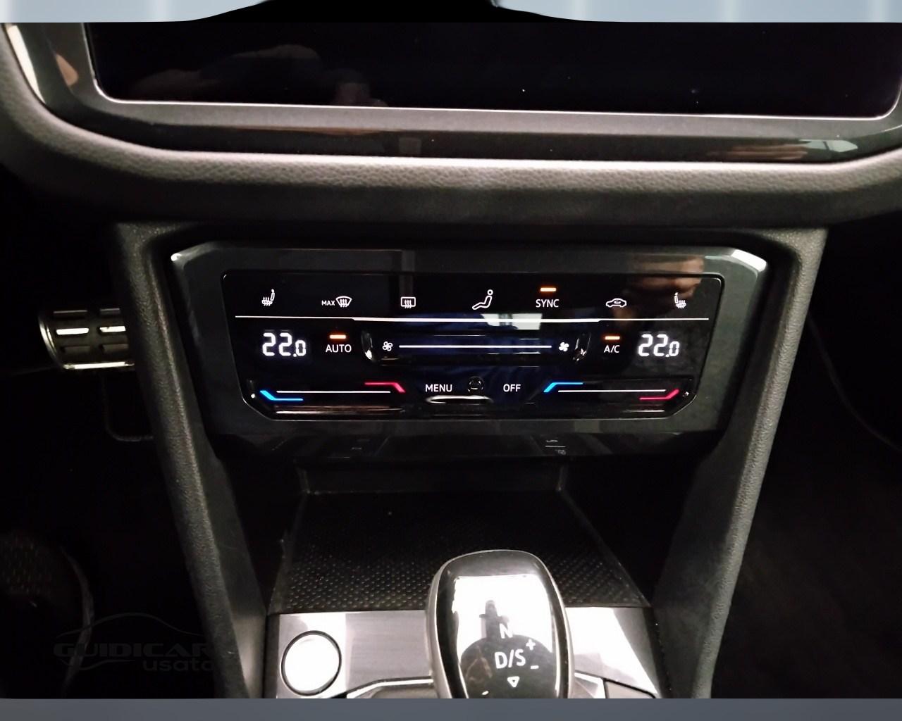 VOLKSWAGEN Tiguan II 2021 - Tiguan 2.0 tdi R-Line 4motion 150cv dsg