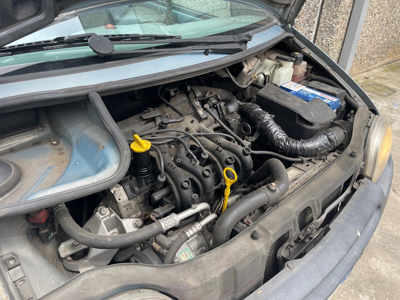 Renault Twingo 1.2i benzina neopatentati