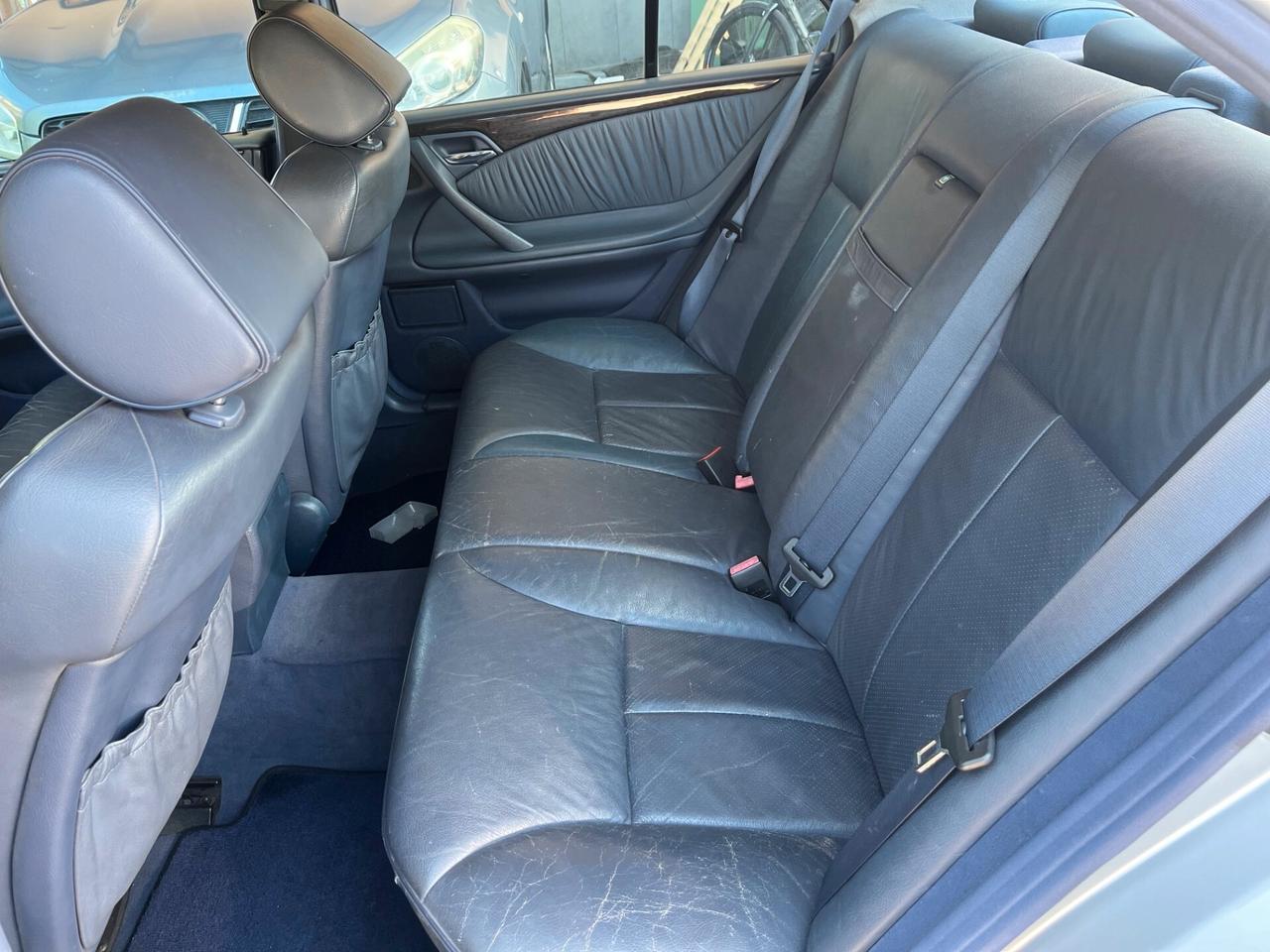 Mercedes-benz E 270 CDI cat Avantgarde