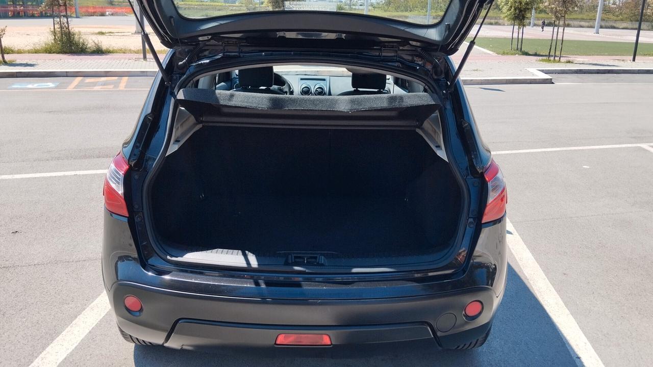 NISSAN QASHQAI 1.6 BENZ-2014