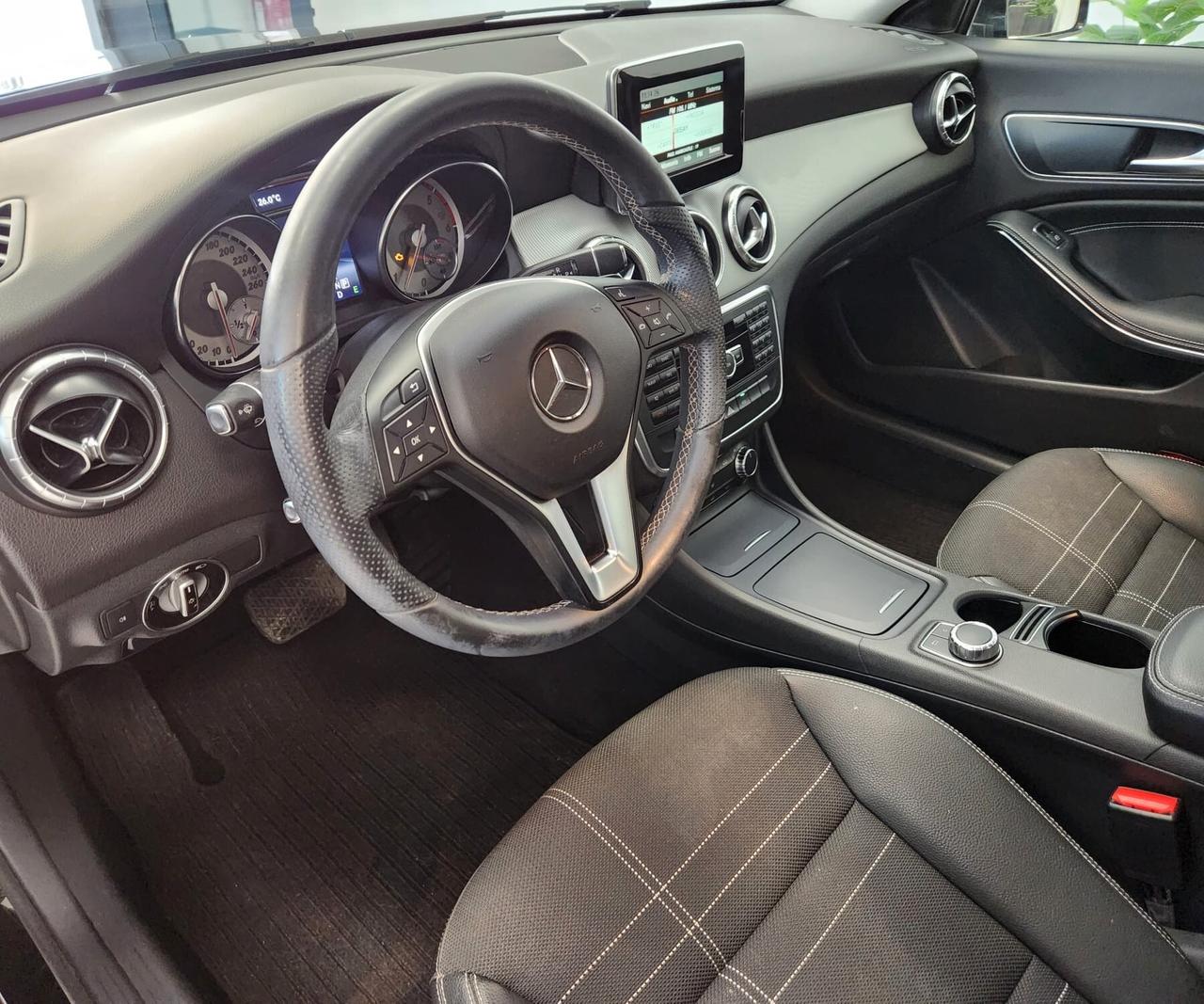 Mercedes-benz CLA 220 Automatic Premium