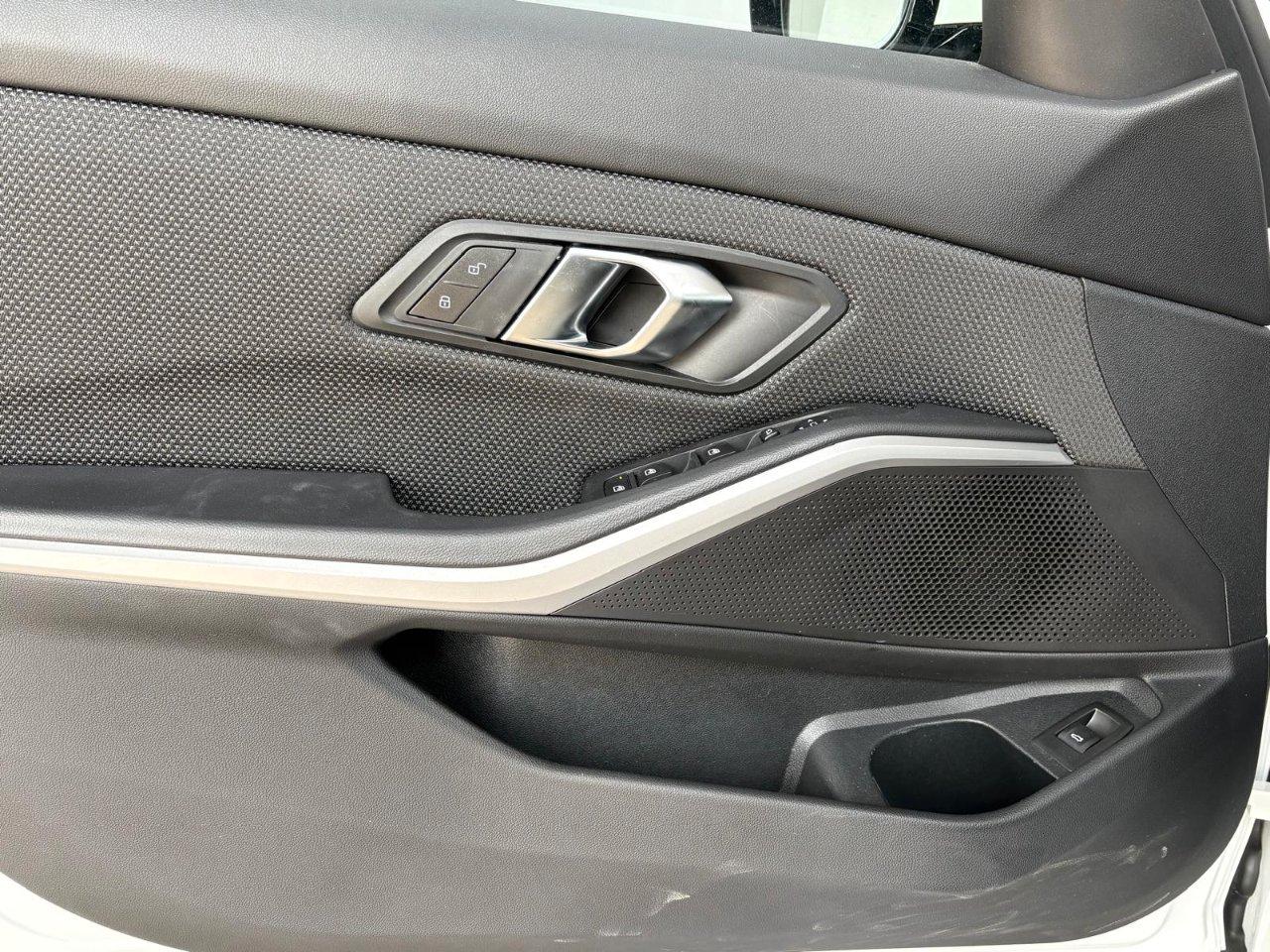 BMW 320 d Touring mhev 48V xdrive auto