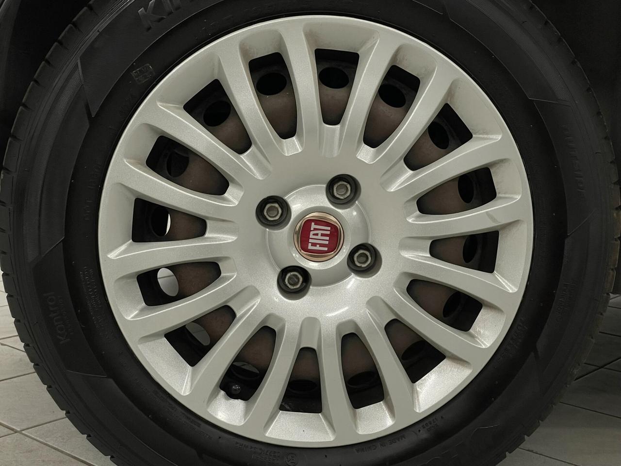 Fiat Punto 1.2 69 CV STREET 5P GOMME NUOVE TAGLIANDATA