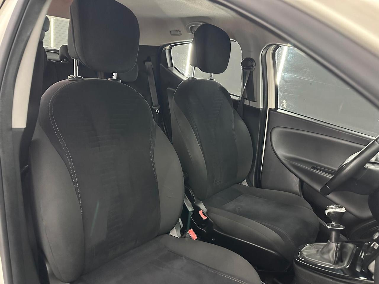 Lancia Ypsilon III 2011 1.2 8v Platinum