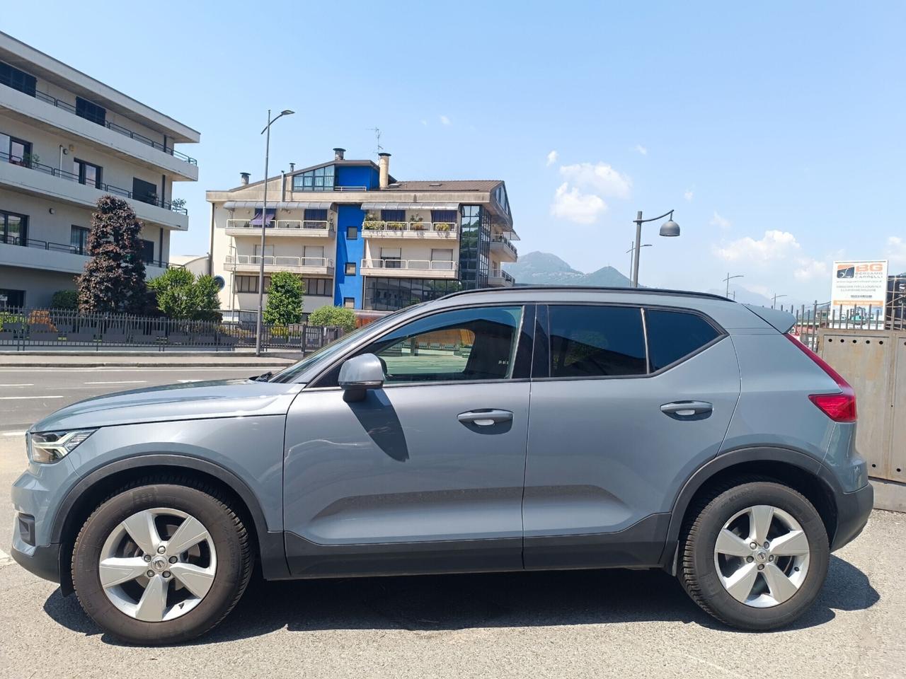 Volvo XC40 D3 Momentum Pro AUTOM. RETROCAMERA NAVI