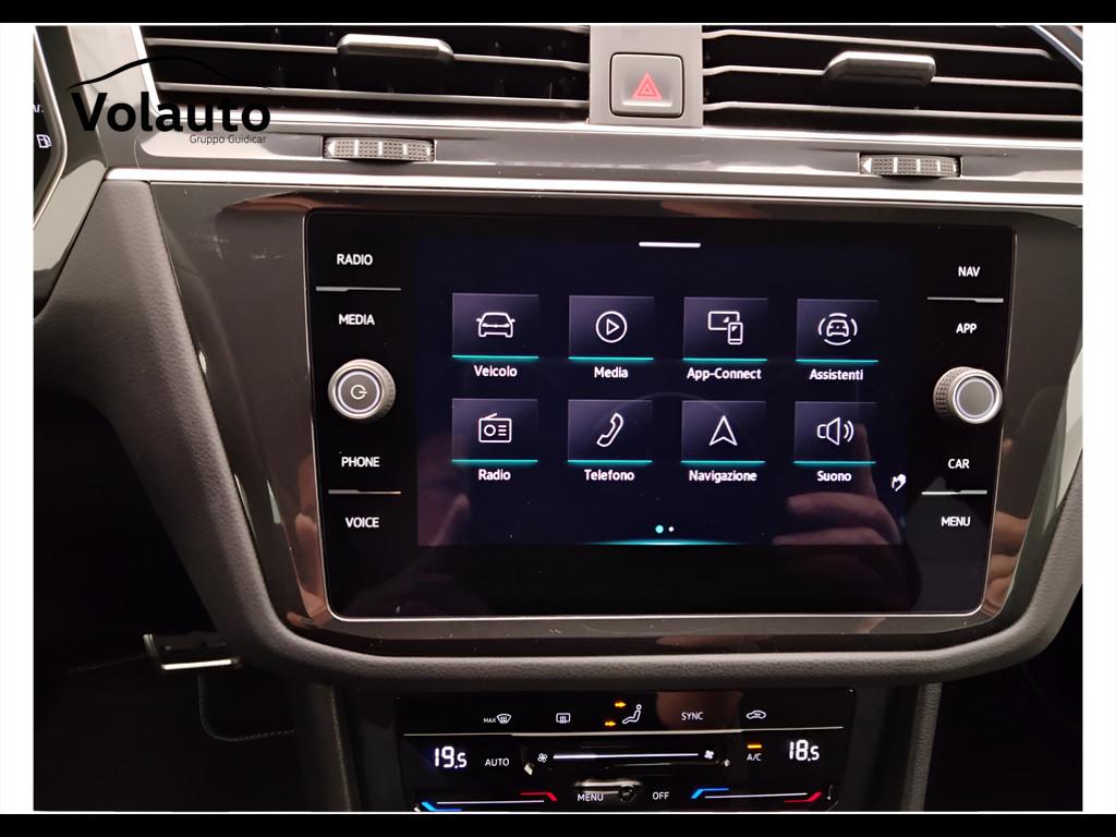 VOLKSWAGEN Tiguan II 2021 - Tiguan 1.5 tsi R-Line 150cv dsg