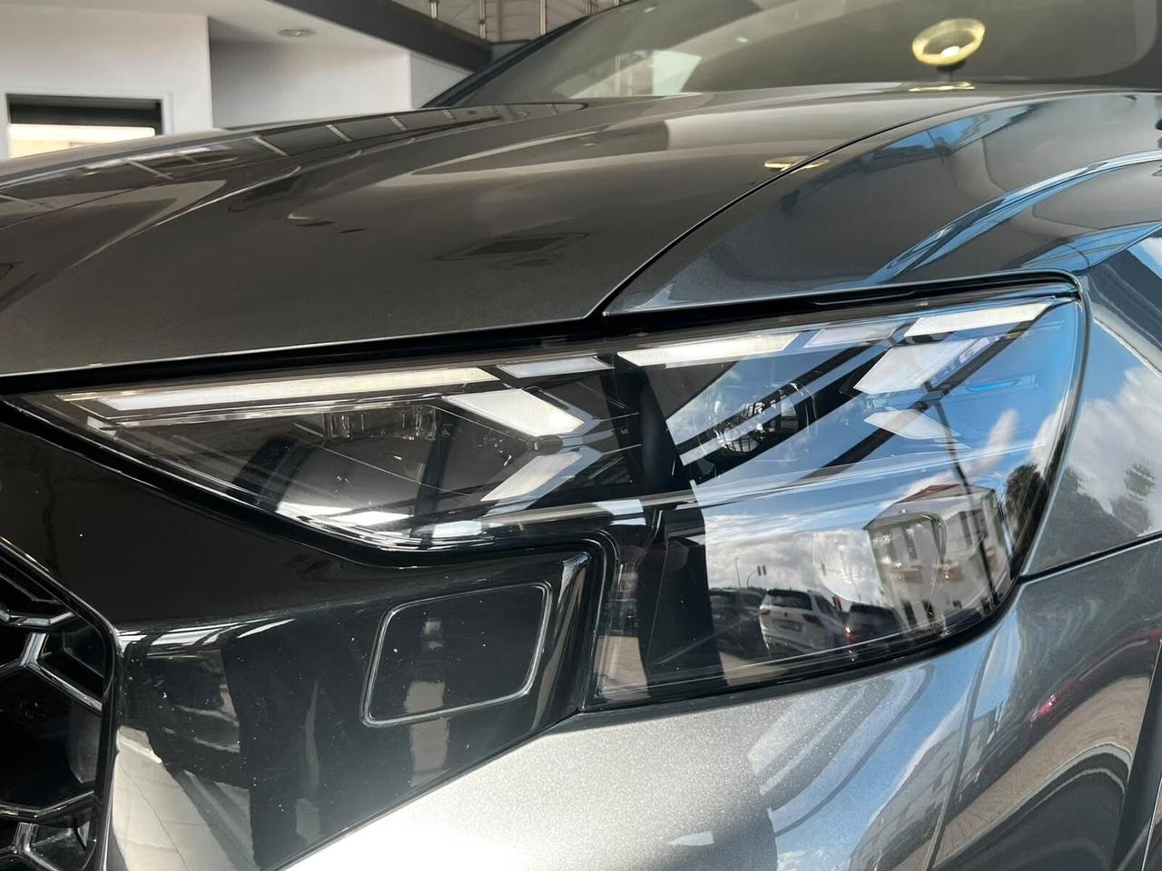 Audi Q8 RS TFSI V8 quattro tiptronic