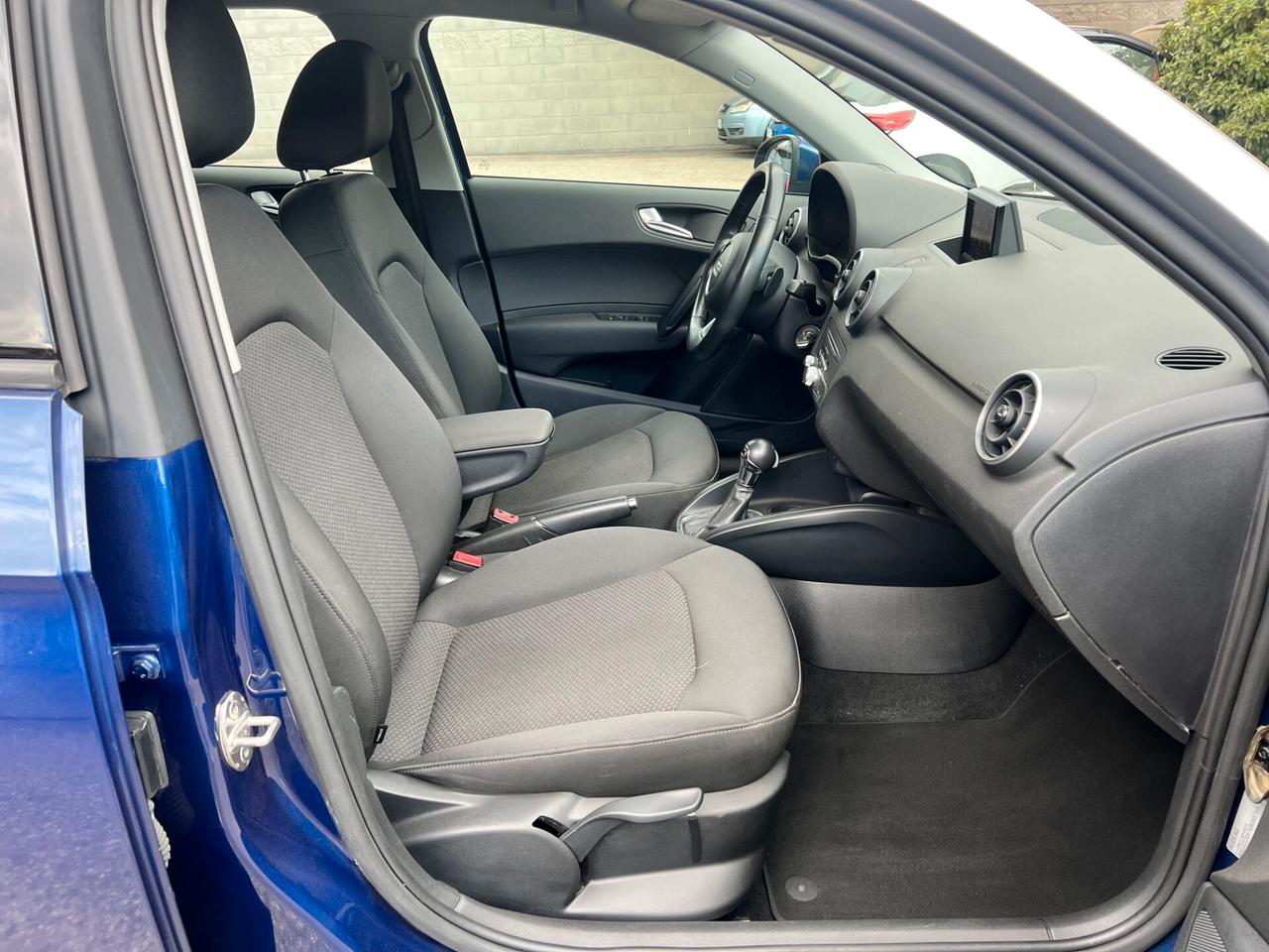 Audi A1 SPB Sportback 1.6 tdi 115cv s-tronic LED/PDC/16;