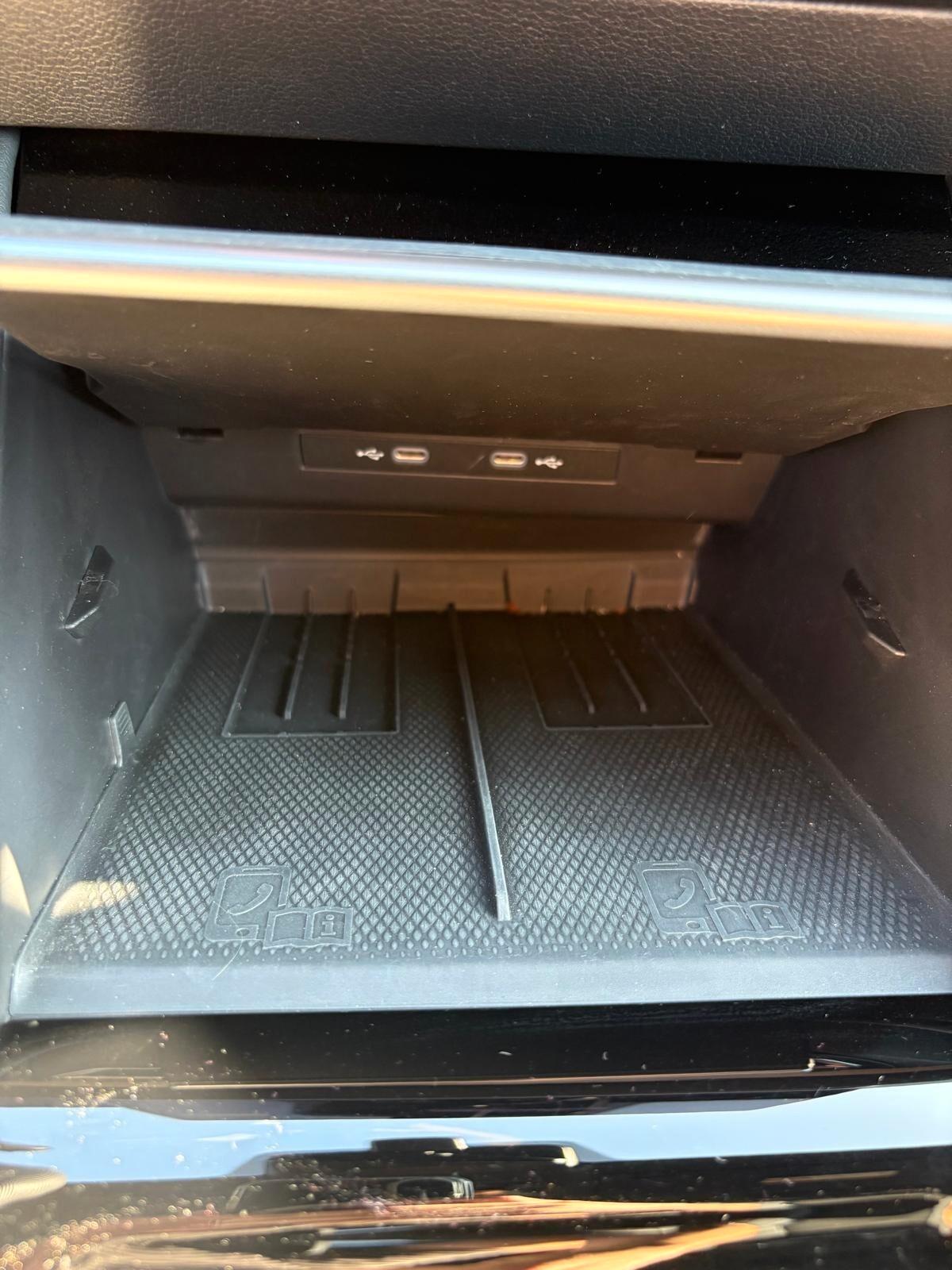 Volkswagen Tiguan VOLKSWAGEN TIGUAN 2.0 TDi R-LINE DSG - MATRIX - KEYLESS