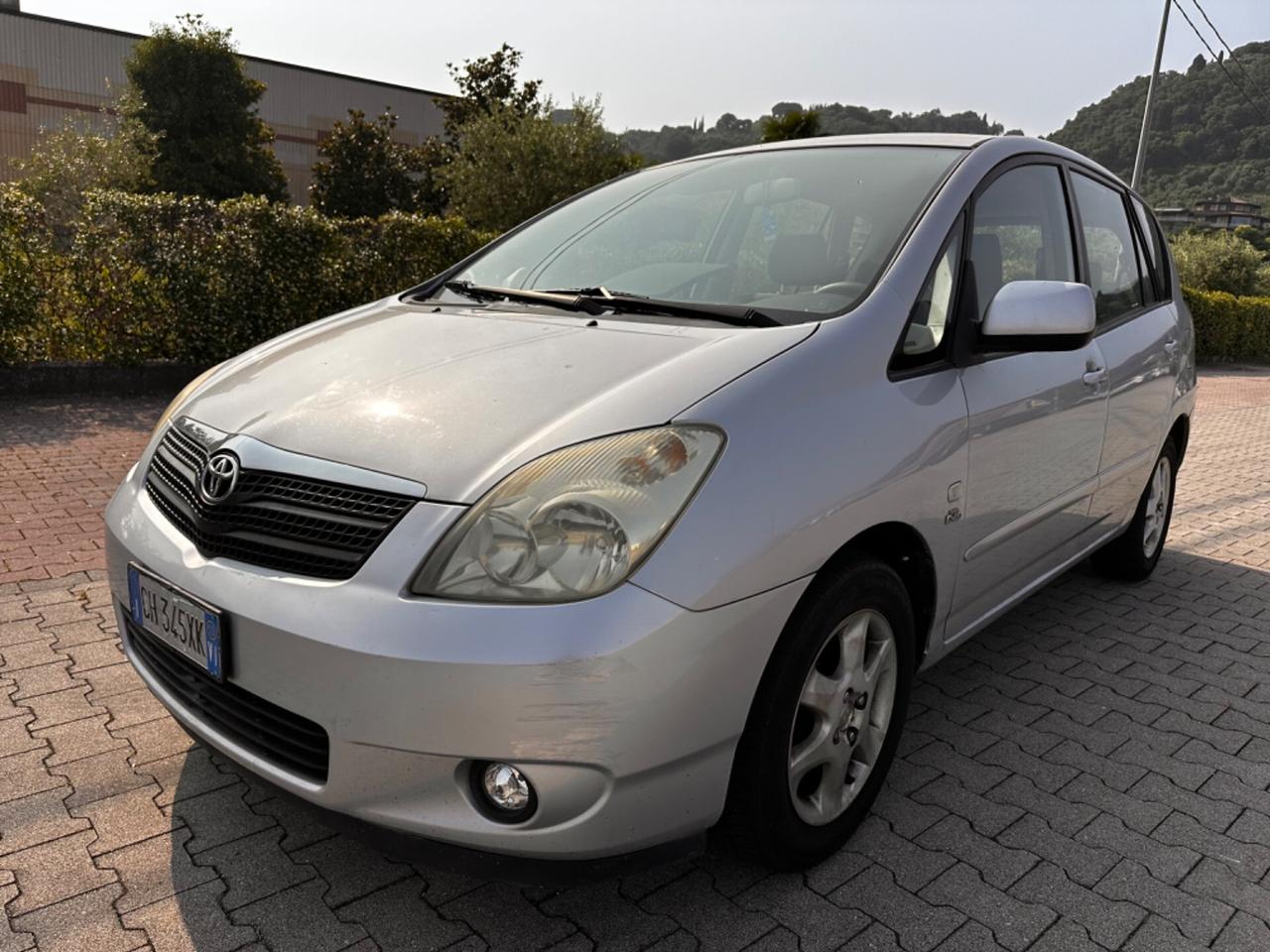 Toyota Corolla Verso 2.0 tdi D-4D 66KW