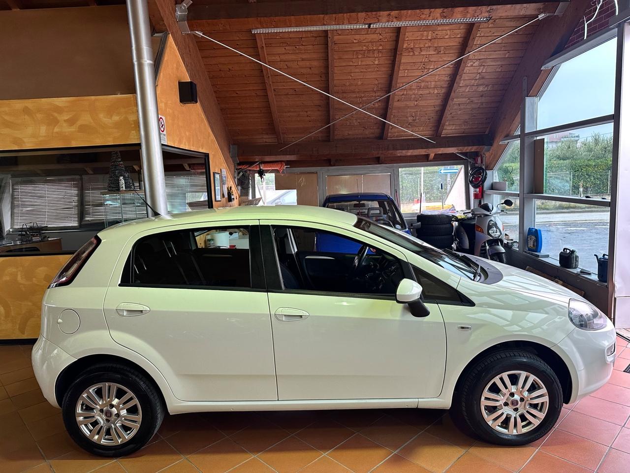 Fiat Punto evo 1.4 8V Natural Power Lounge 2014