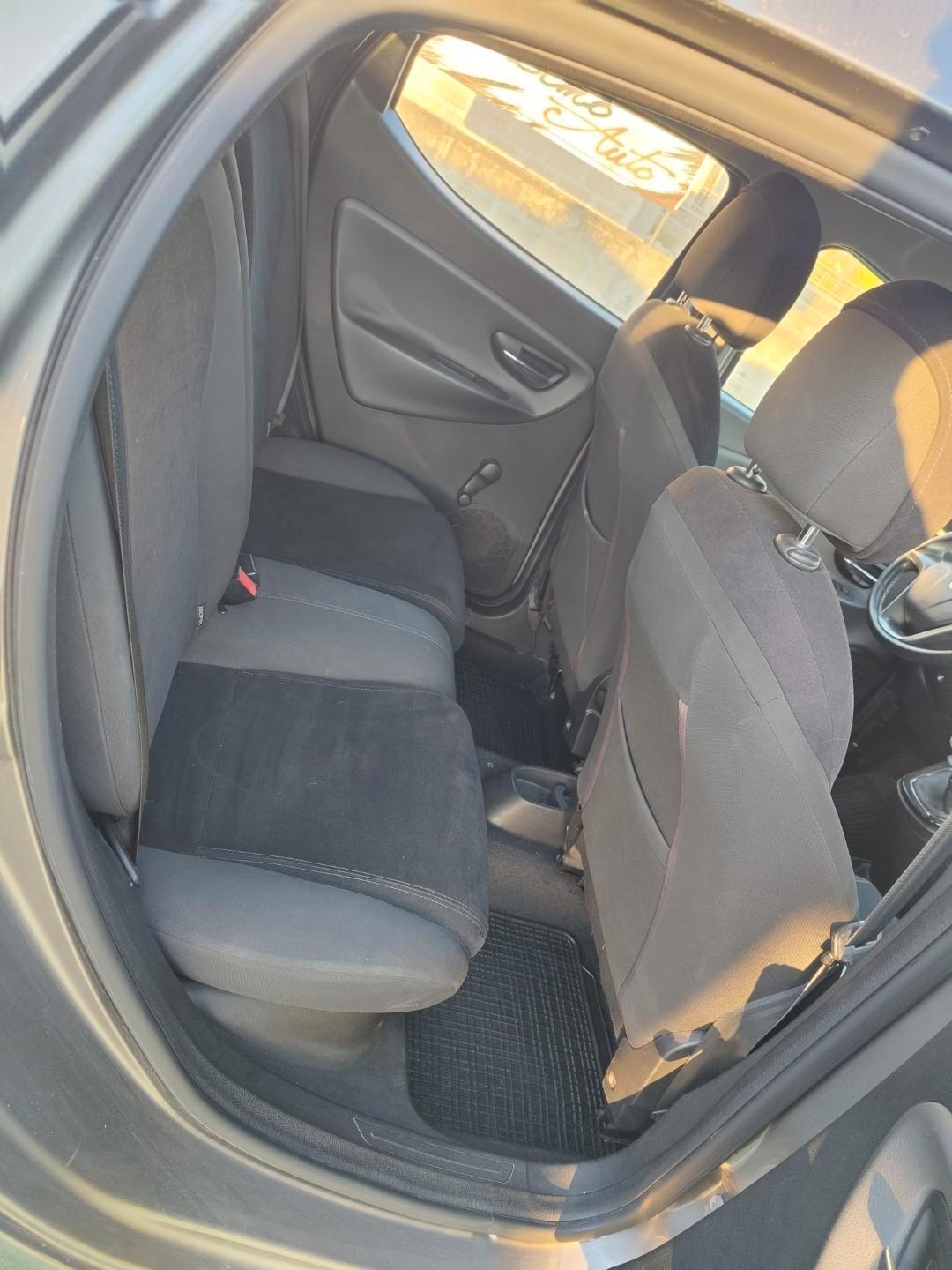 Lancia Ypsilon 1.2 69 CV Platinum