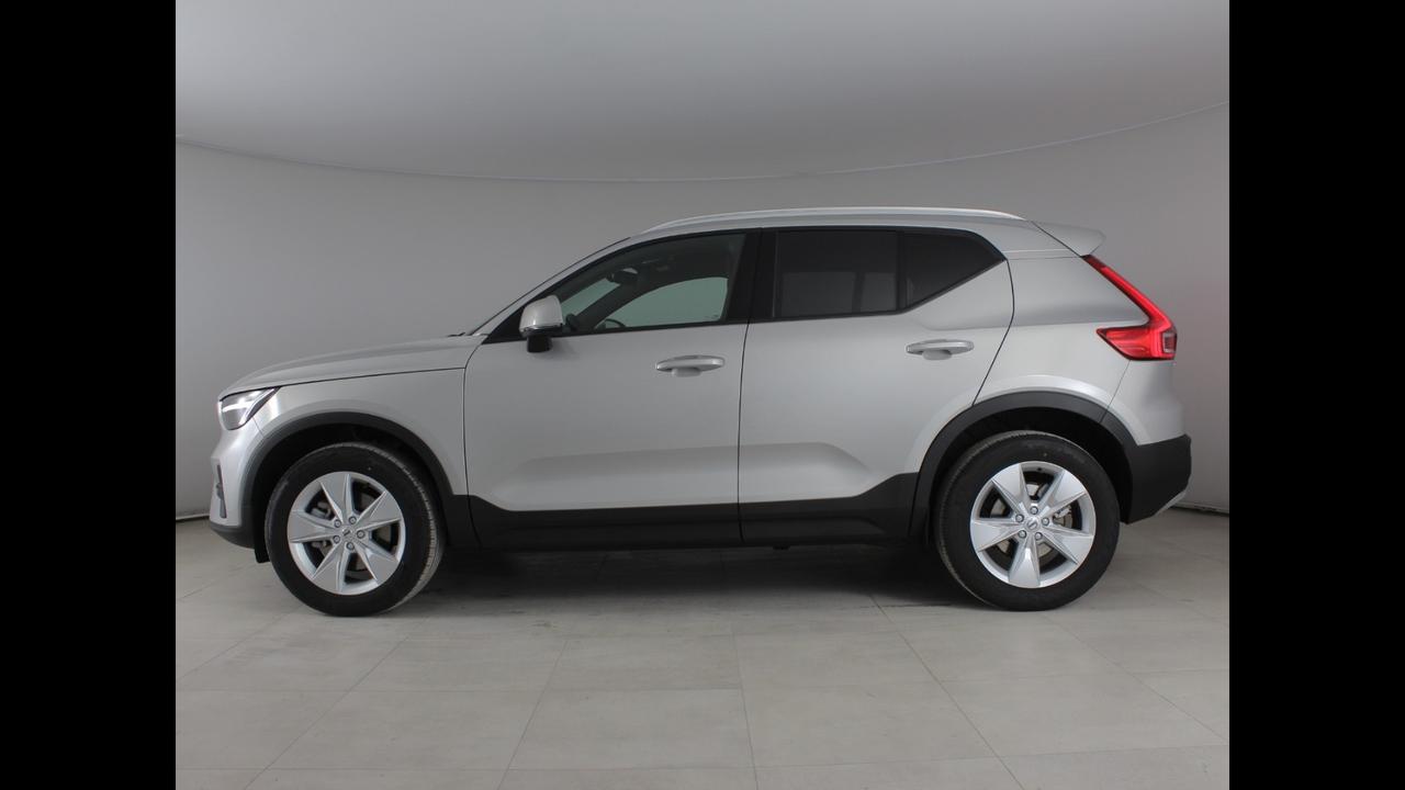VOLVO XC40 Core B3 AUT