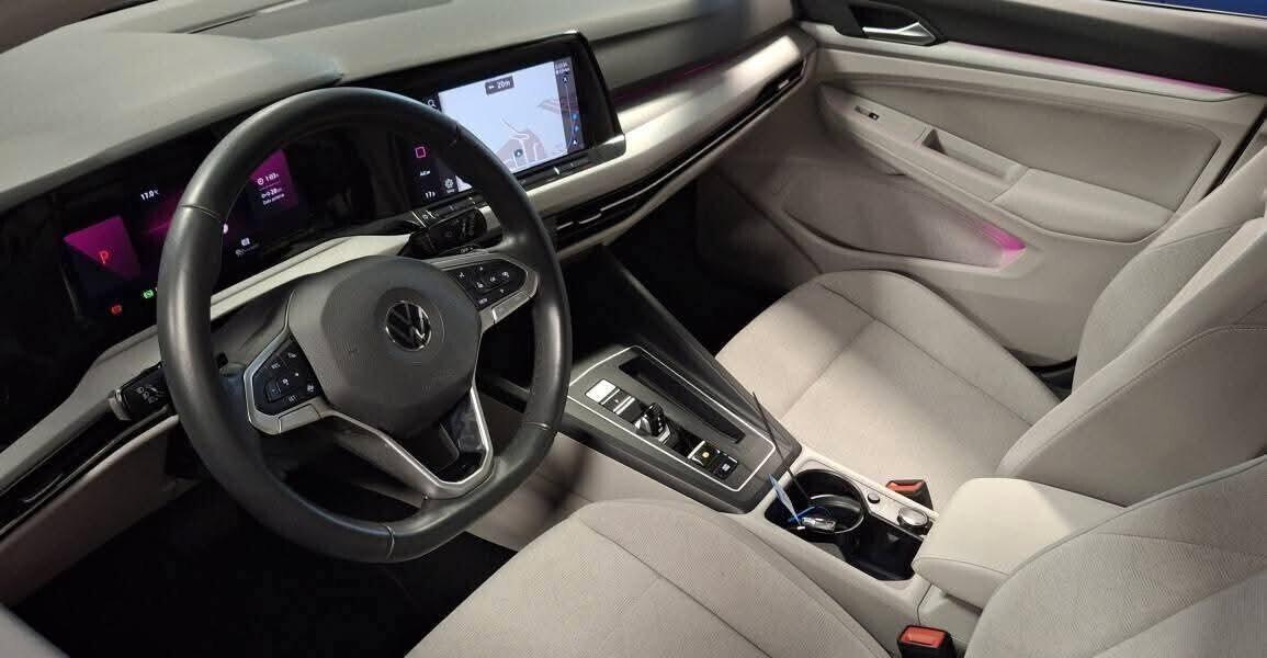 Volkswagen Golf 1.5 eTSI DSG virtual cockpit