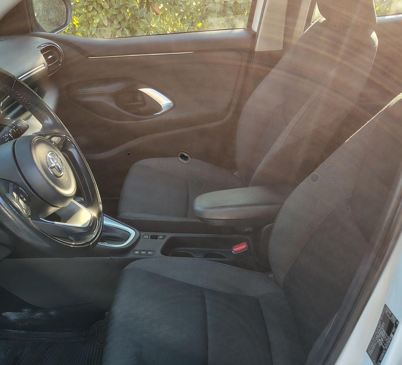 Toyota Yaris 1.5 Hybrid 5 porte Business