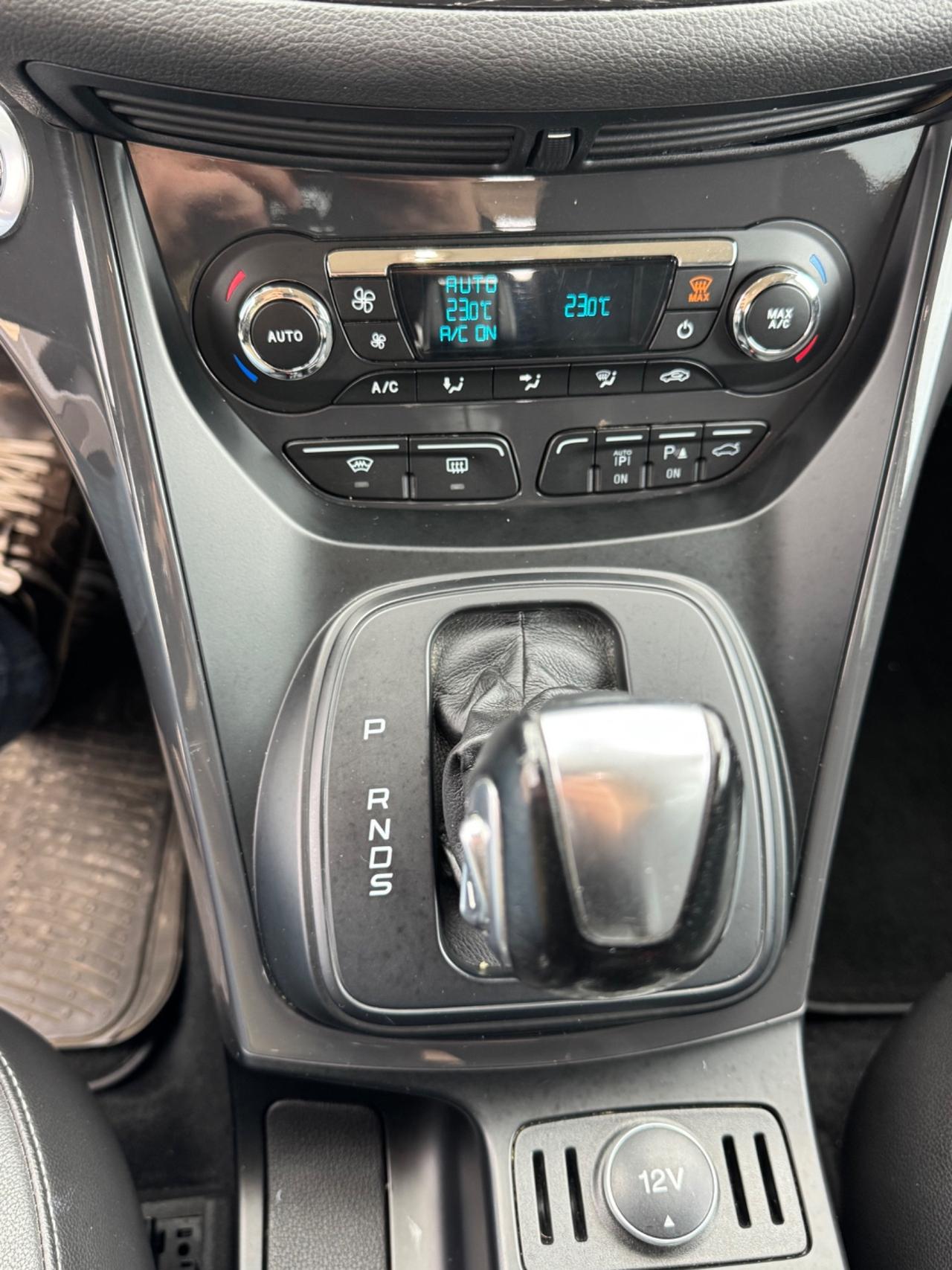 Ford Kuga 2.0 TDCI 140 CV 4WD Powershift Titanium