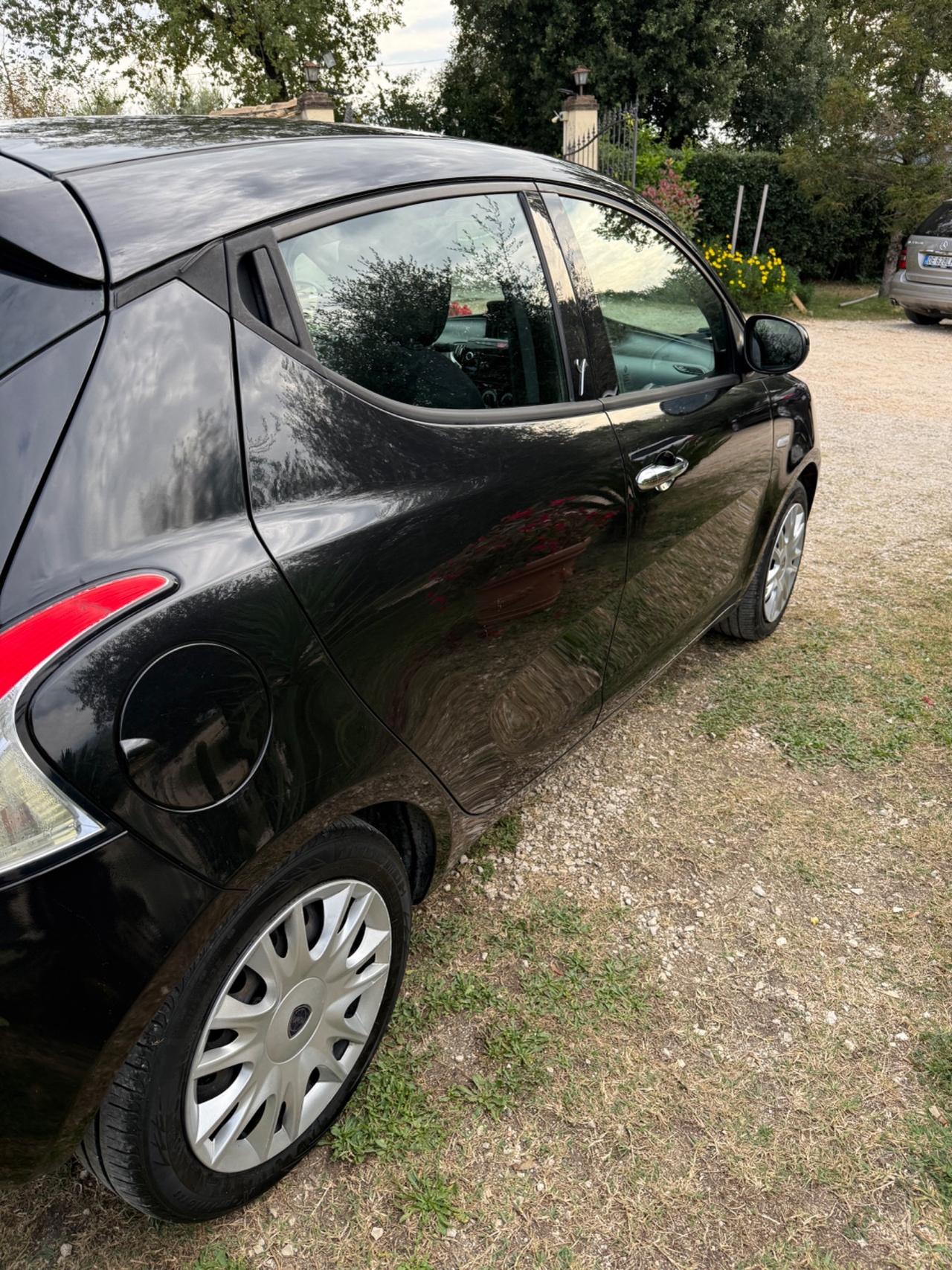 Lancia Ypsilon 1.2 69 CV 5 porte GPL Ecochic Platinum