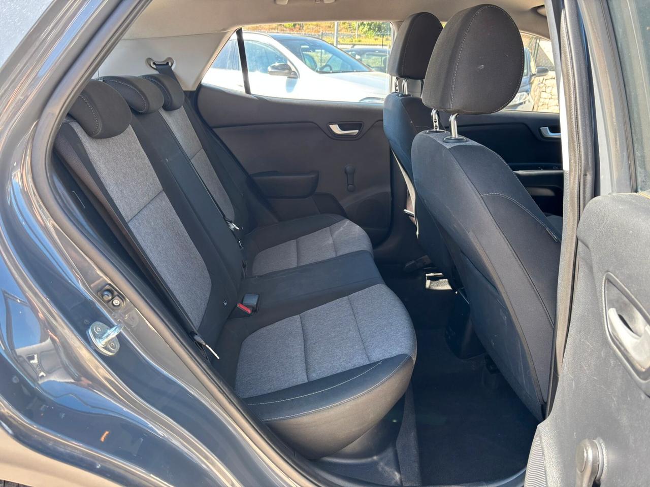 KIA STONIC 1.2 DPI - 2022