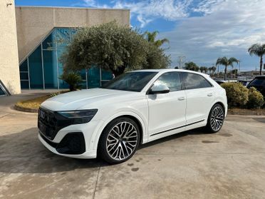 Audi Q8 SUV 45 TDI quattro tiptronic S line edition possibilità noleggio no scoring