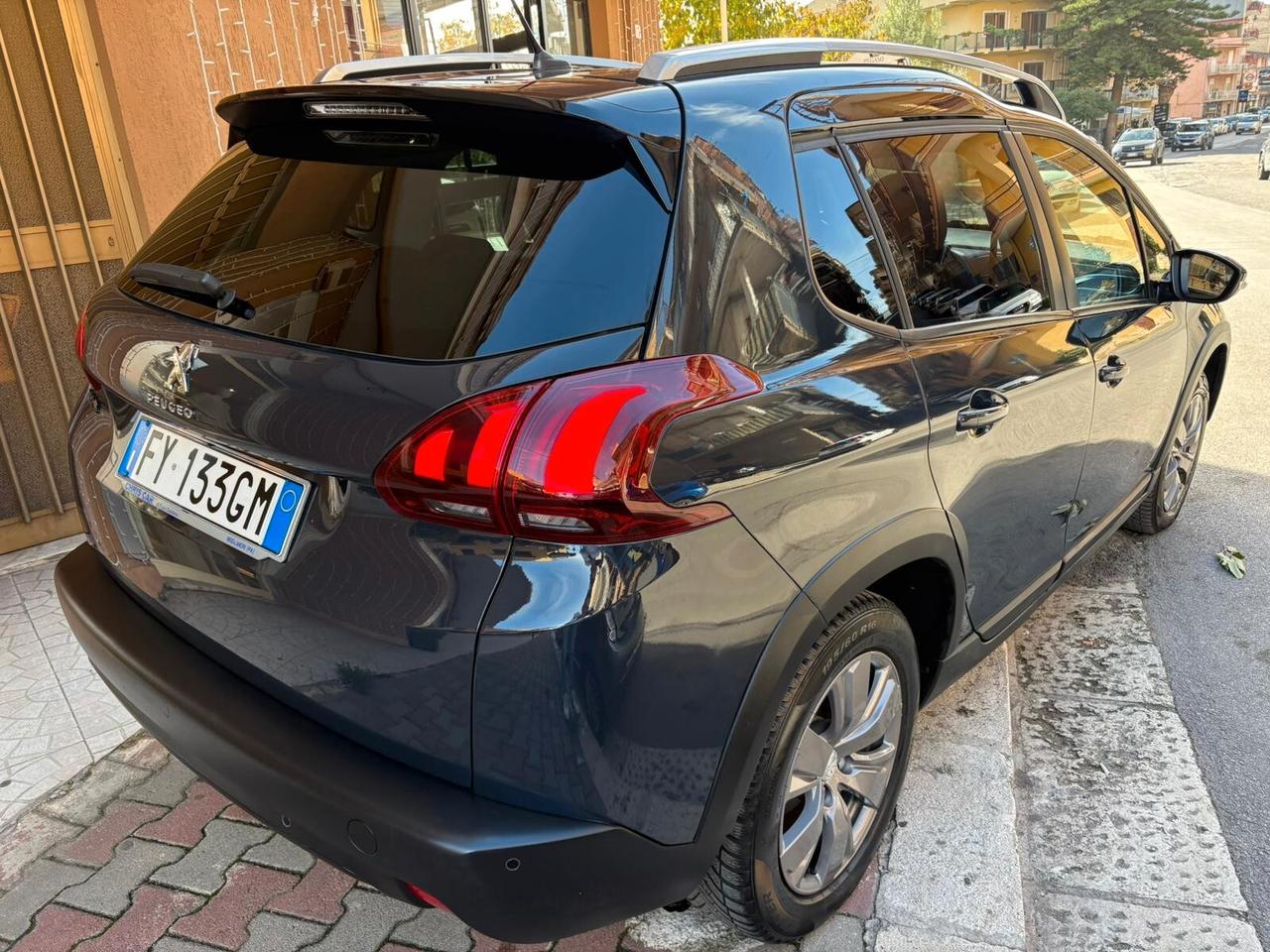 Peugeot 2008 BlueHDi 100 S&S Signature