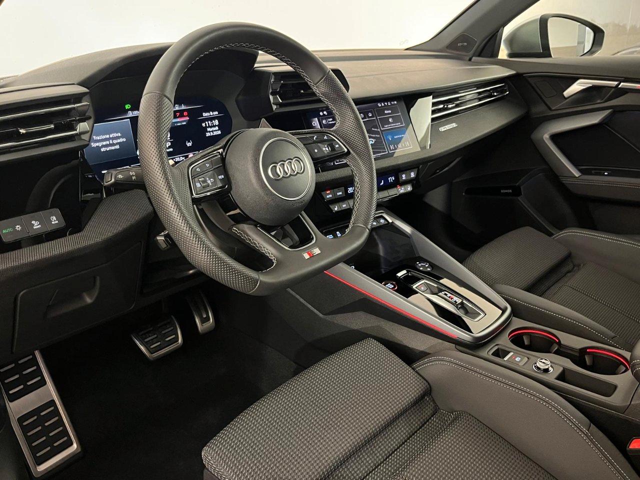 Audi S3 Sportback 2.0 tfsi quattro s-tronic AKRAPOVIC