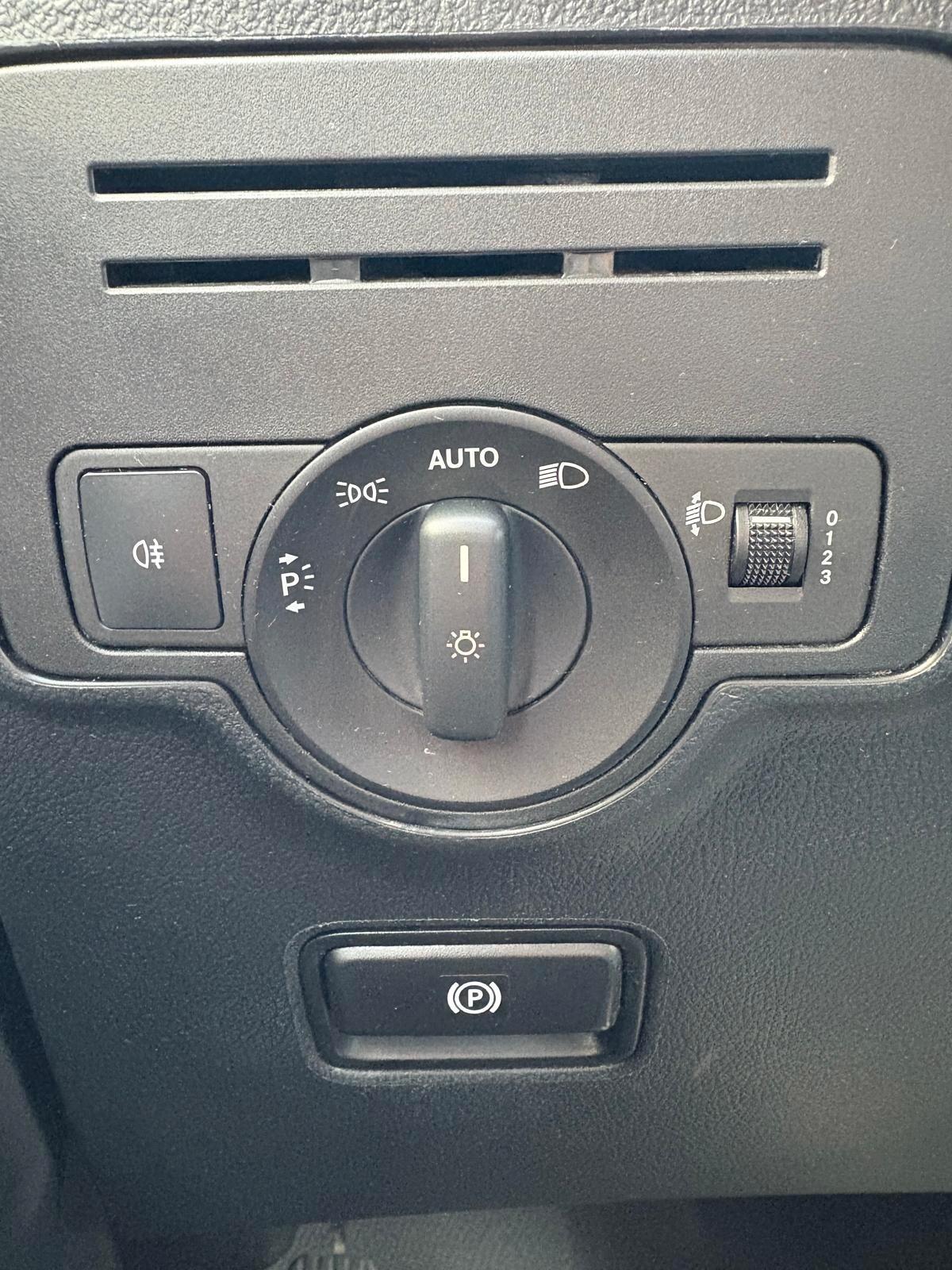 MERCEDES-BENZ VITO 114 CDi COMPACT AUTO 9 POSTI