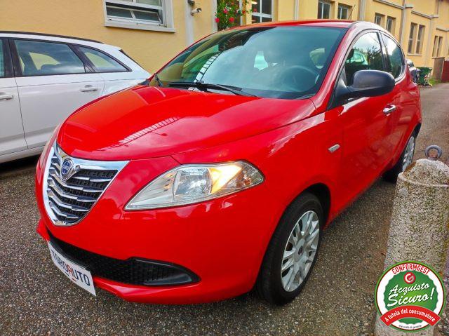 LANCIA Ypsilon 1.2 69 CV 5 porte Silver NEOPATENTATI