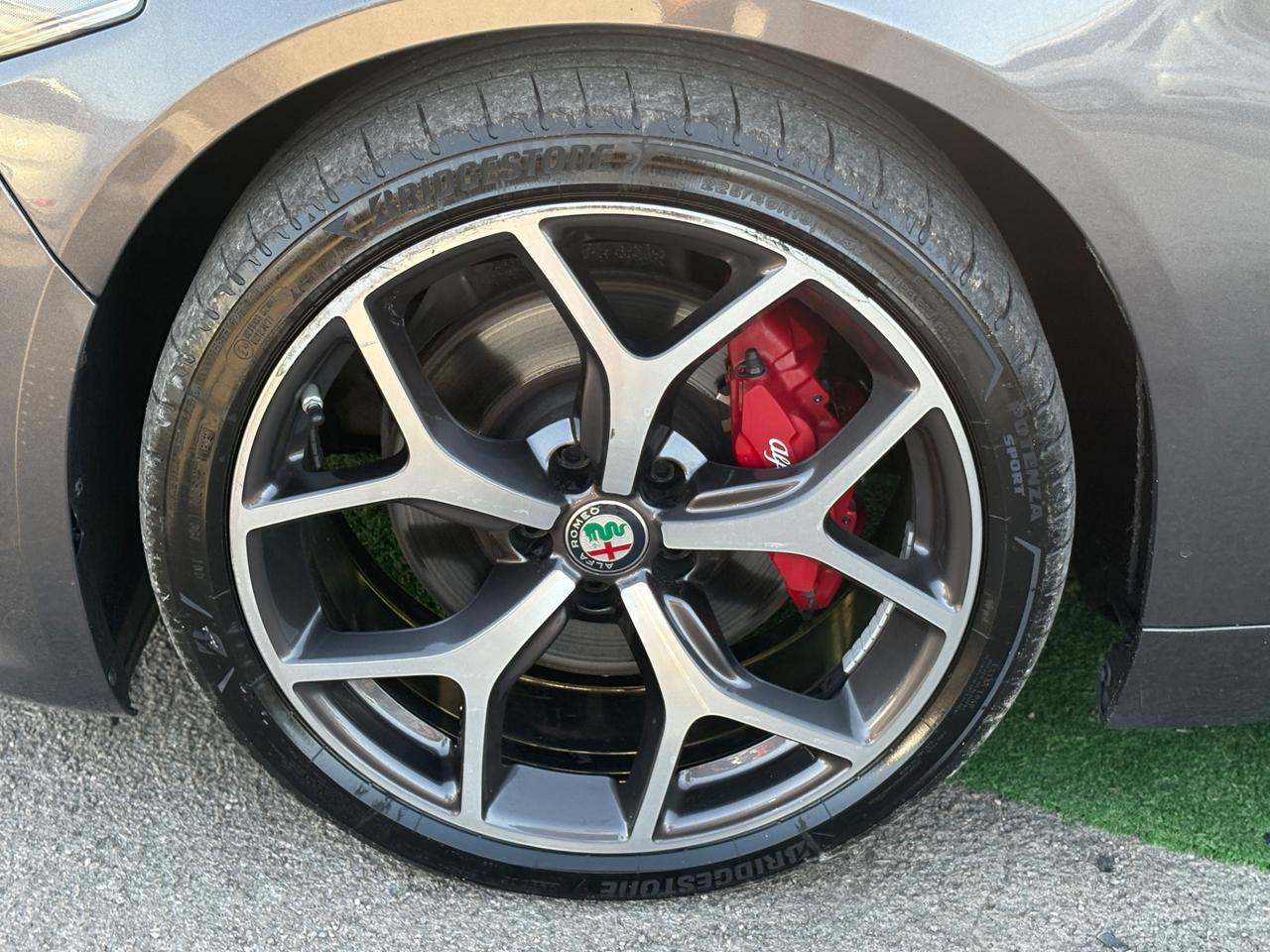 Alfa Romeo Giulia 2.2 Turbodiesel 210 CV AT8 AWD Q4 Veloce