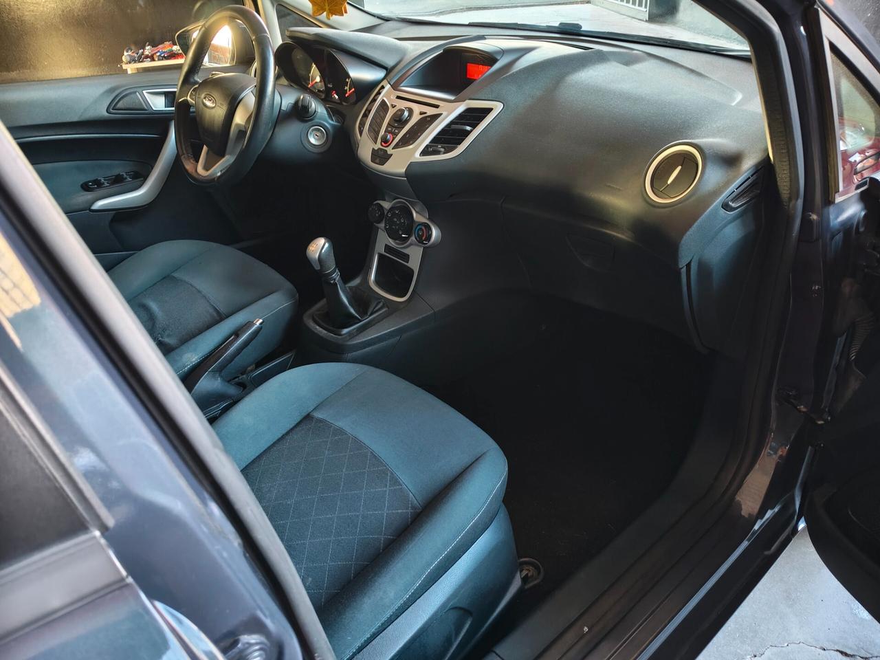 Ford Fiesta Titanium UNIPRO!!!!