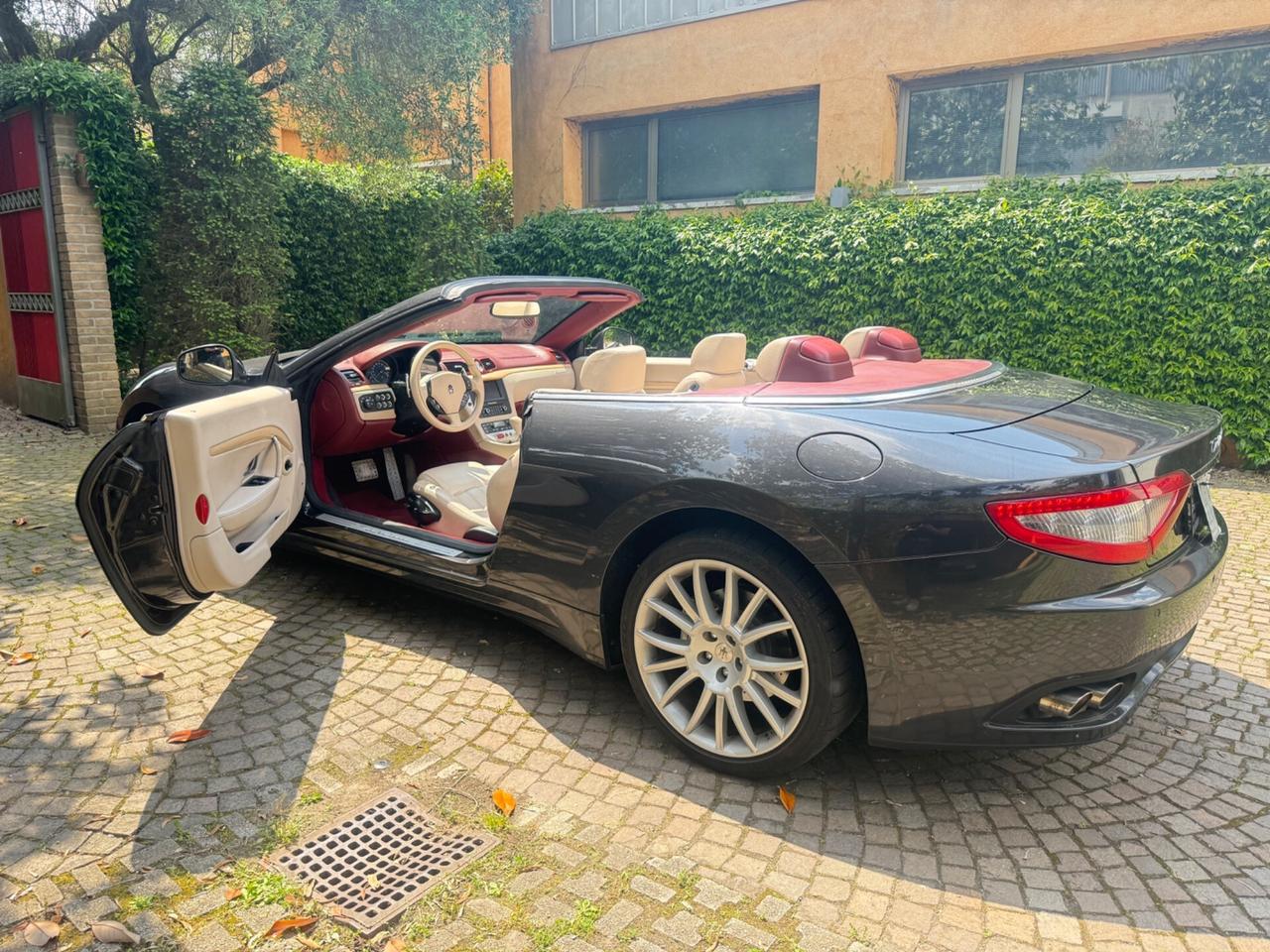 Maserati GranCabrio 4.7 V8