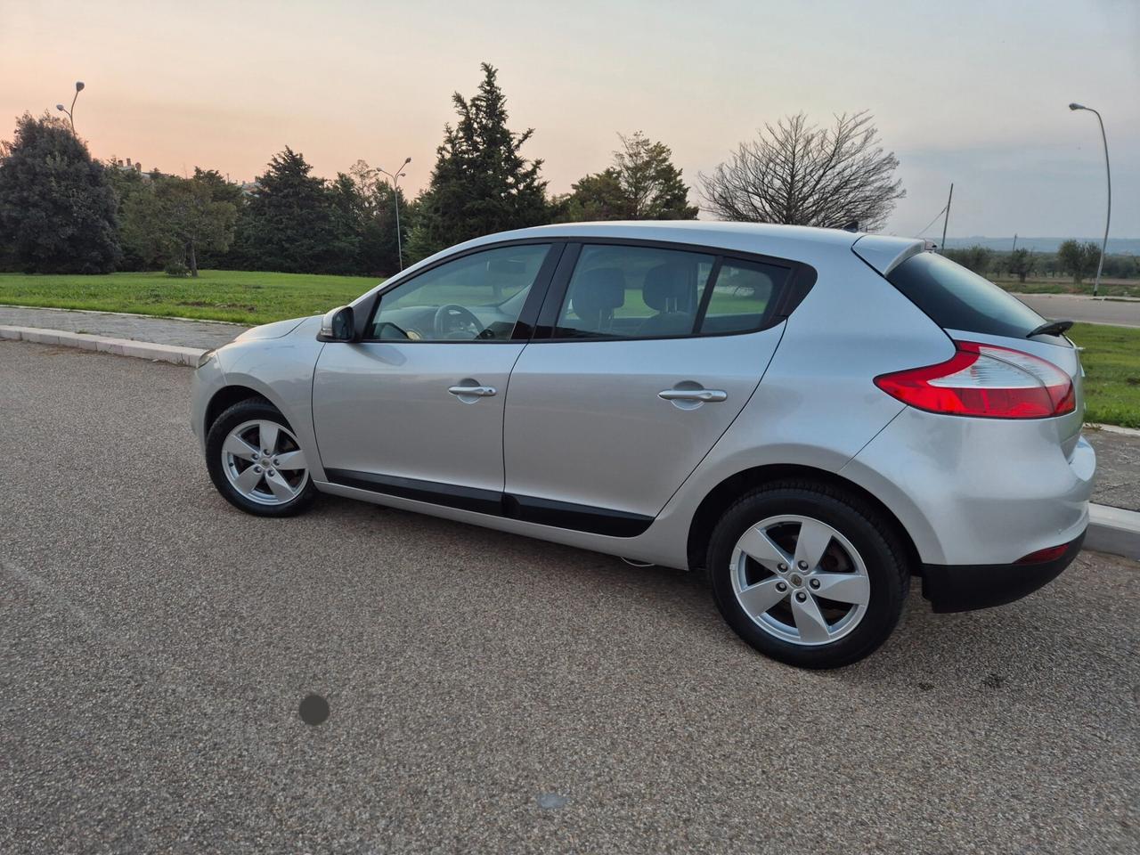 Renault Megane Mégane 1.5 dci diesel 110cv 2012