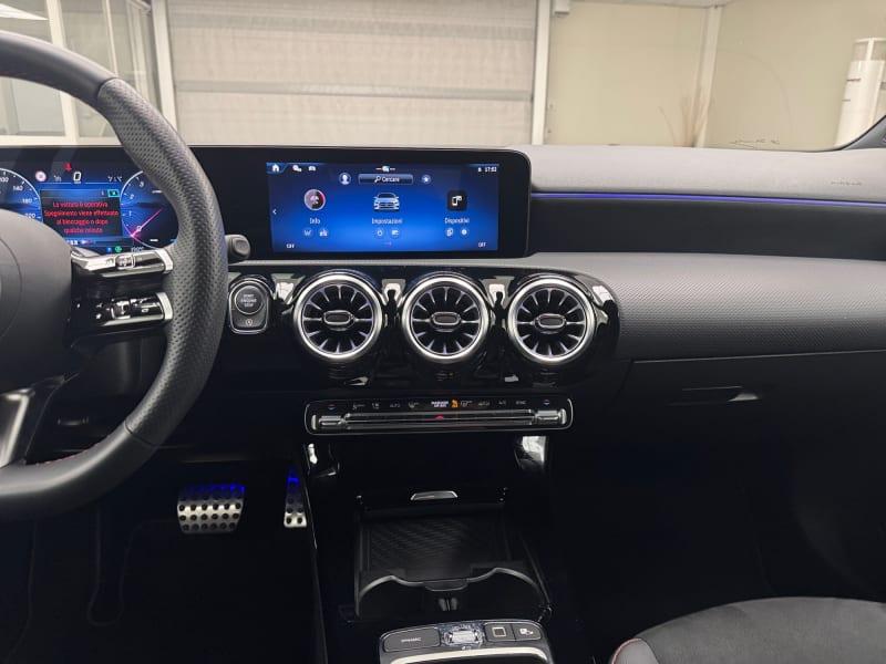 MERCEDES BENZ A 180 AUTOMATIC AMG LINE