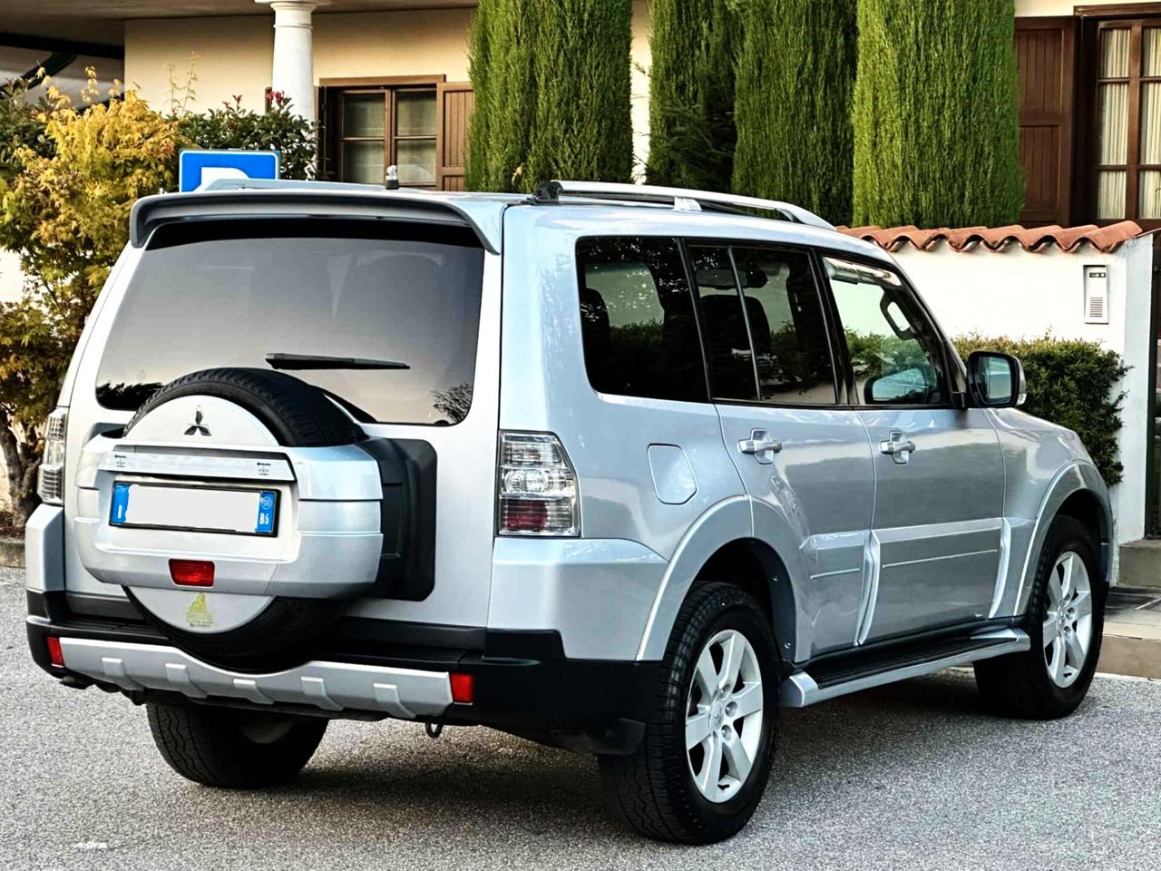 Mitsubishi Pajero 3.2d-7Posti-Autocarro-Navi,Pelle,Tetto