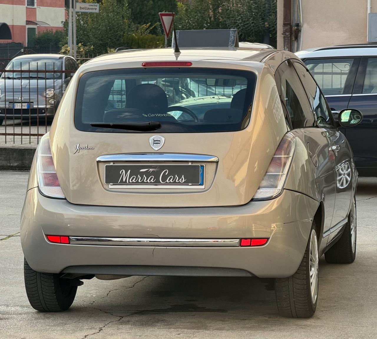 Lancia Ypsilon 1.4 Argento- NEOPATENTATI