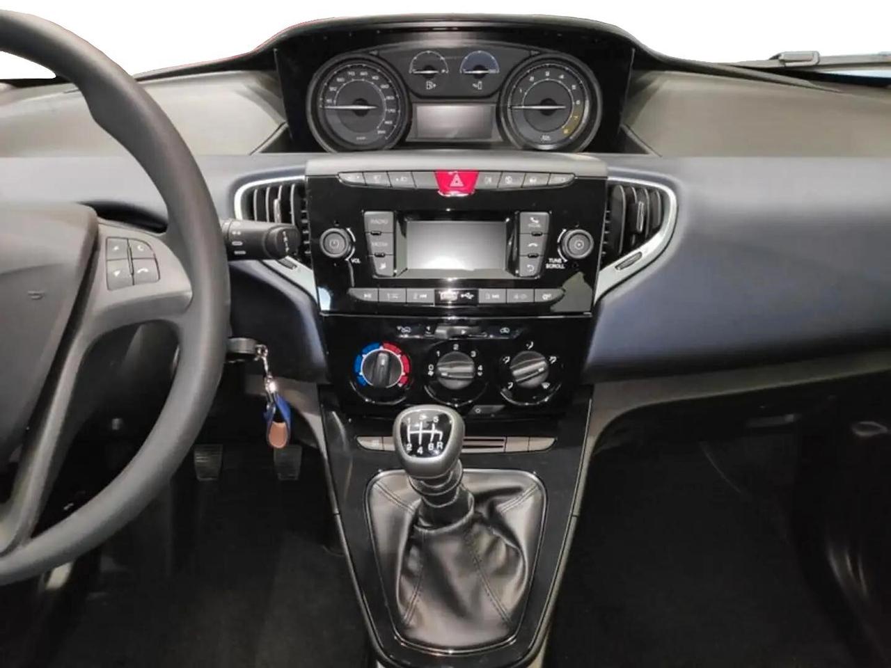 Lancia Ypsilon 1.2 69 CV 5 porte Gold Ok Neopatentati