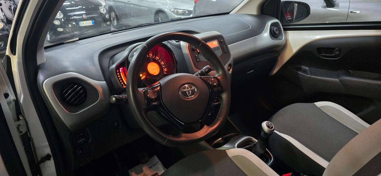 Toyota Aygo 1.0 VVT-i 69 CV 3 porte x-clusiv