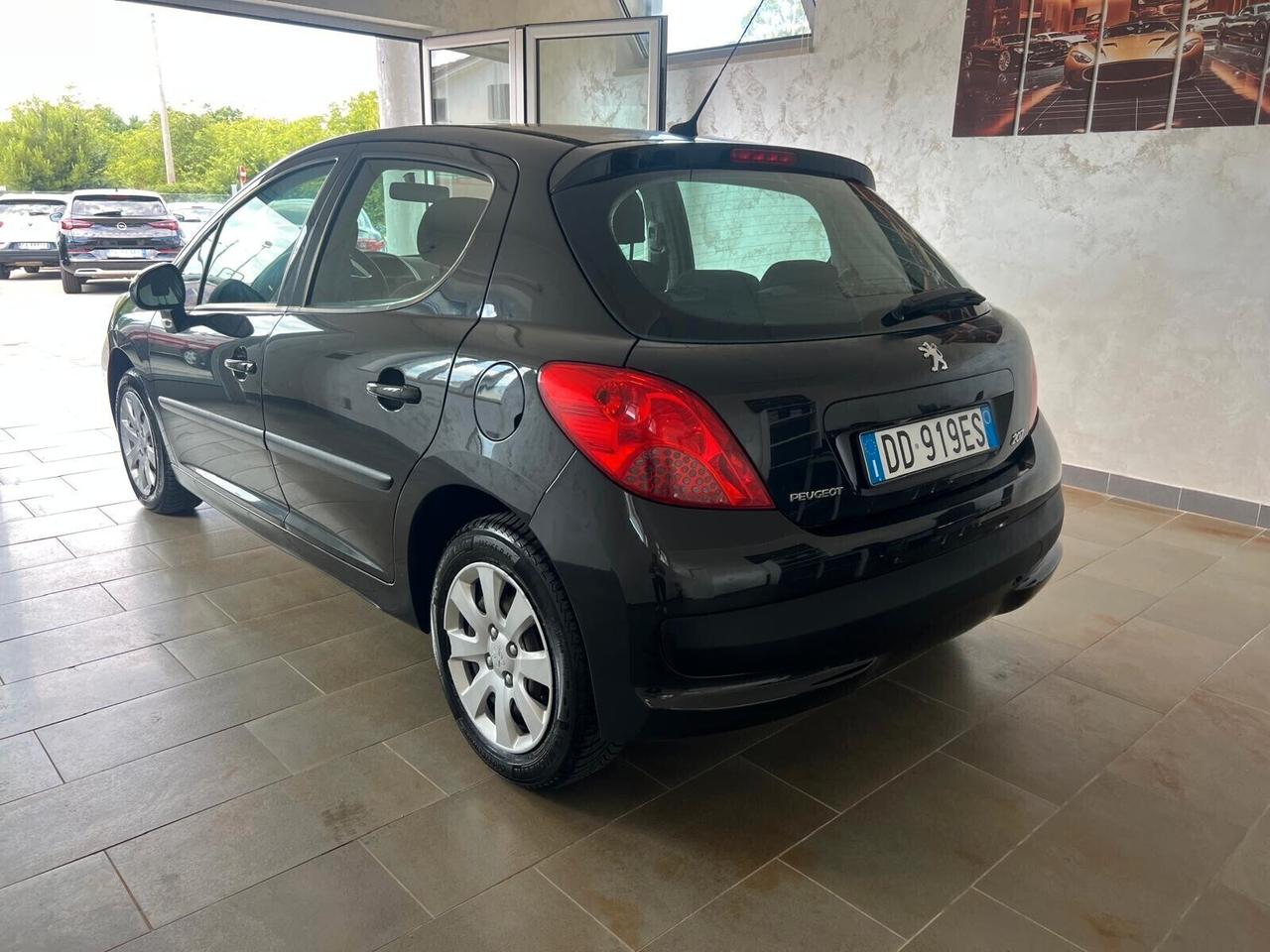Peugeot 207 1.4 HDi 70CV