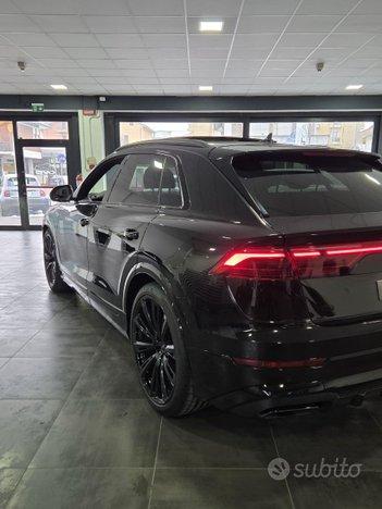 AUDI Q8 50 TDI SLINE KM 0