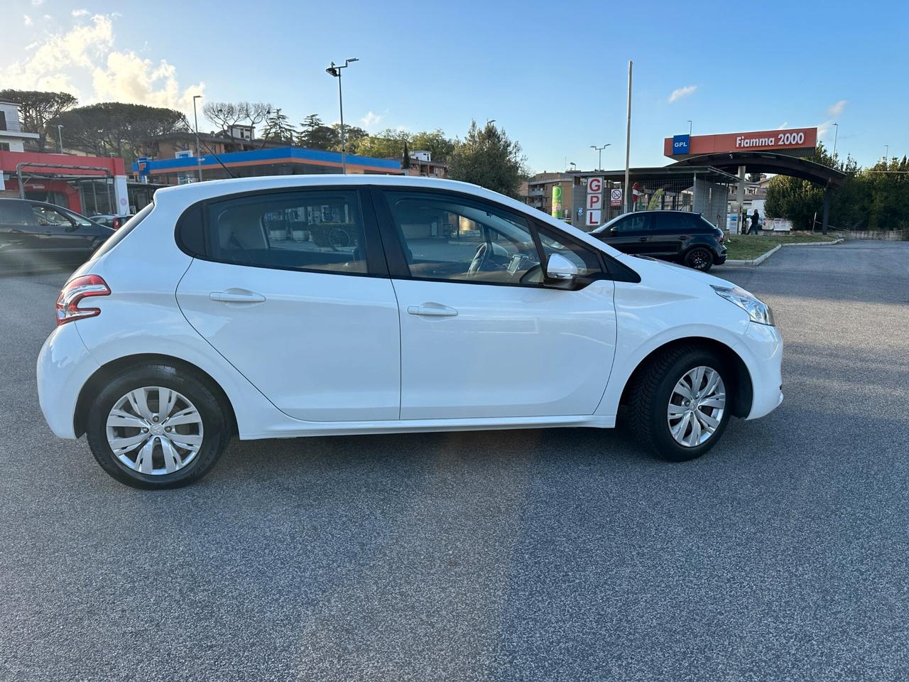Peugeot 208 1.2 VTi 82 CV 5 porte Allure