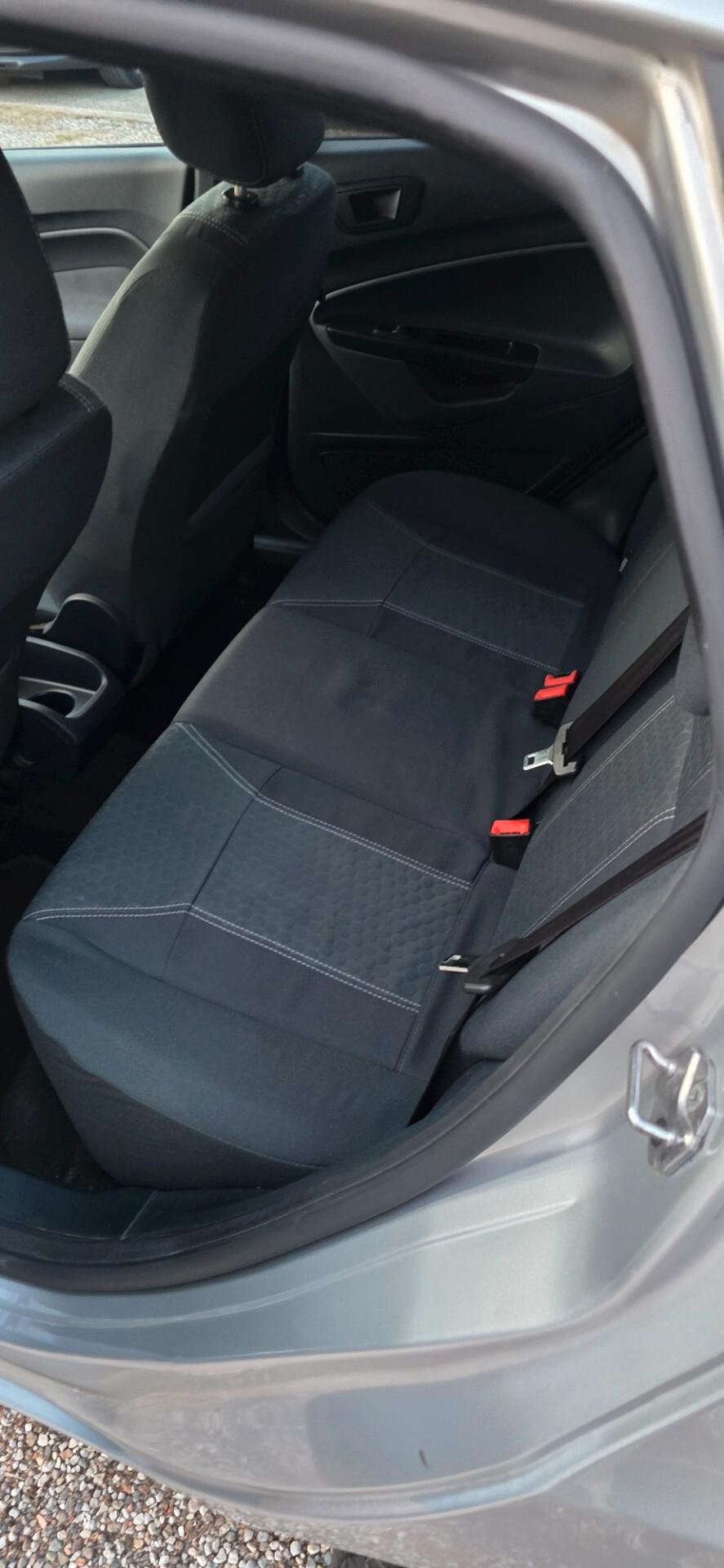 Ford Fiesta 1.4 tdci Titanium 5p