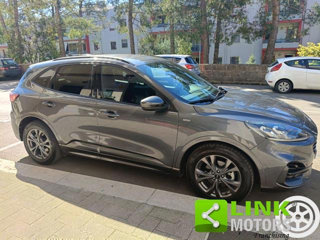 FORD Kuga 2.5 Full Hybrid 190 CVT 2WD ST-Line Design