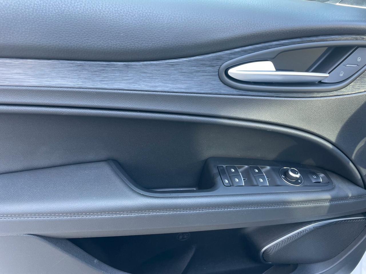 Alfa Romeo Stelvio 2.2 Turbodiesel 160 CV AT8 RWD Business